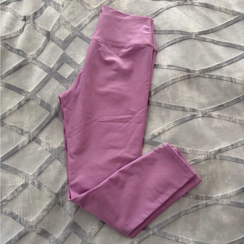 Abercrombie & Fitch YPB Lilac Leggings.  Size Large. EUC